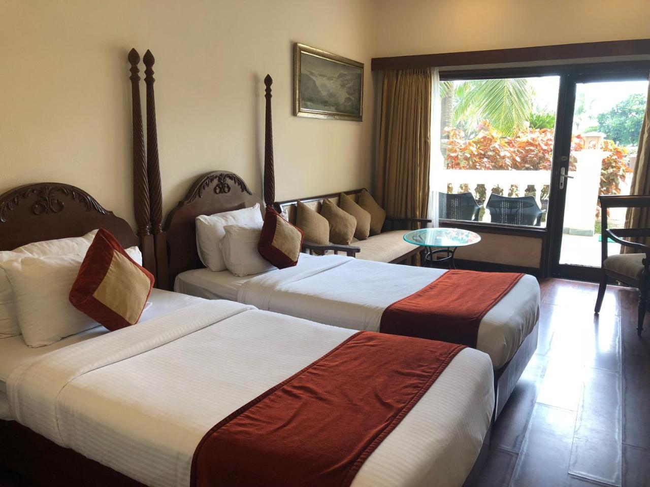 The Hans Coco Palms Puri Exterior foto