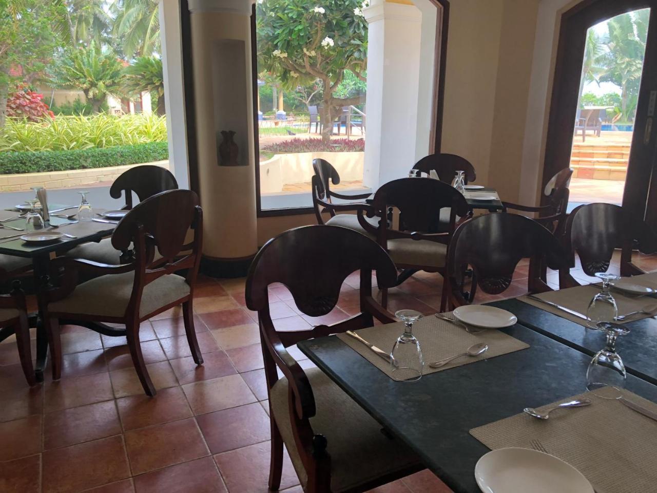 The Hans Coco Palms Puri Exterior foto